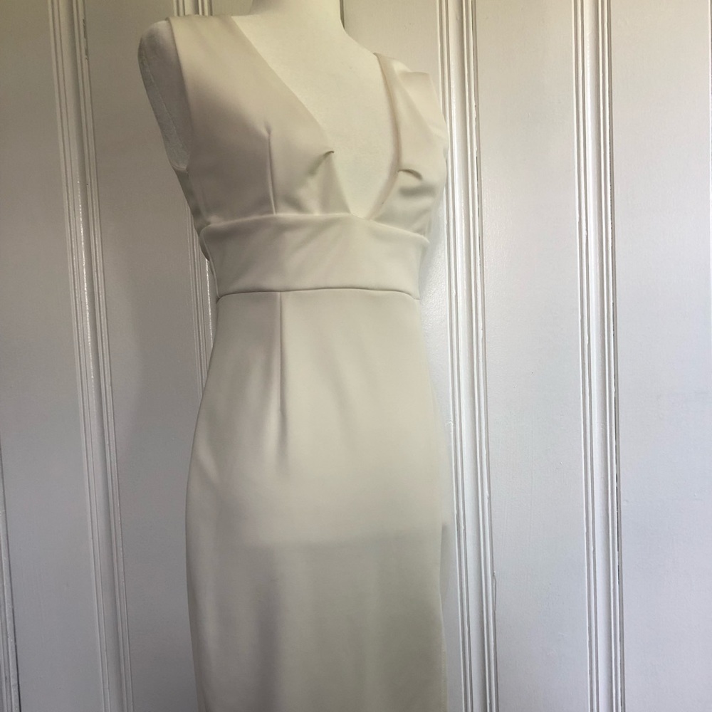 White v neck dress with slit - Picture 2 of 4